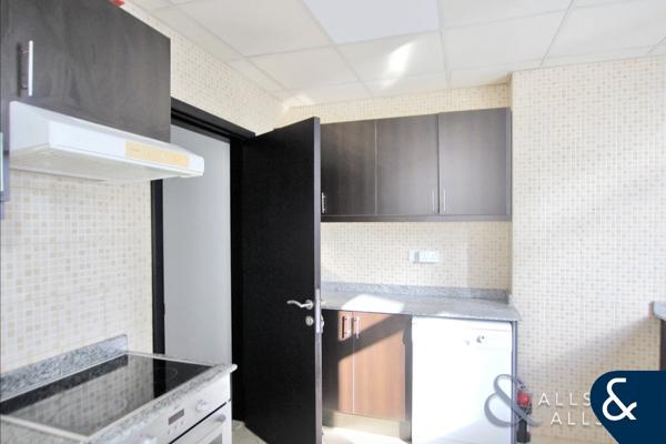 2 Bed + M | Unfurnished | Vacant April 1st